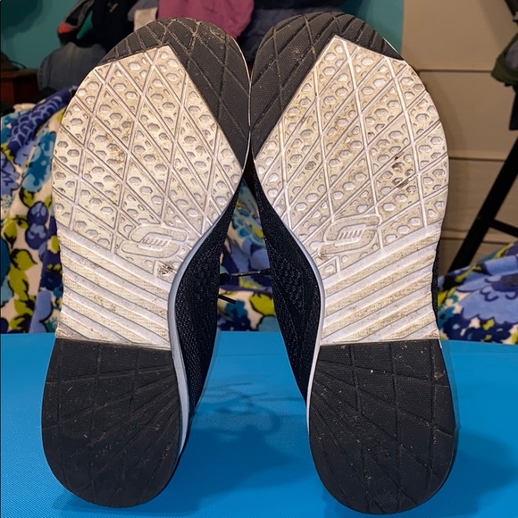 Women’s sketchers tennis shoes size 10 - Picture 6 of 8